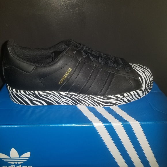 adidas Shoes - Adidas Superstar